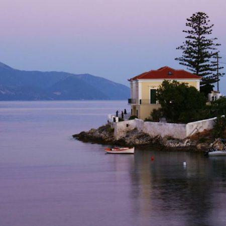 Fey'S House Waterfront - Φισκάρδο Villa Kültér fotó